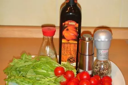 Черри с рукколой: шаг 1