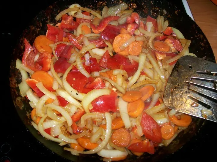 Баранина с фасолью и овощами в горшочках: шаг 2
