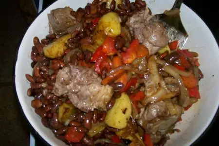 Баранина с фасолью и овощами в горшочках: шаг 4