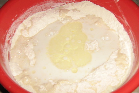Луковый пирог со шпротами: шаг 2