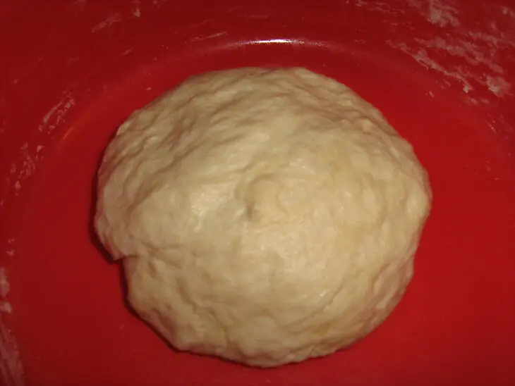 Луковый пирог со шпротами: шаг 3