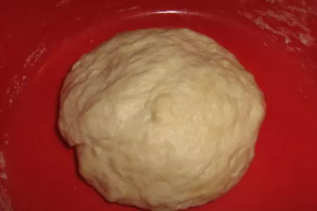 Луковый пирог со шпротами: шаг 3
