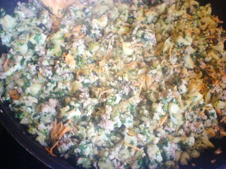 Слойка с начинкой, треуголки (слоённое тесто): шаг 1