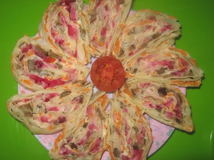 Рулет из армянского лаваша с овощами по-корейски: шаг 7