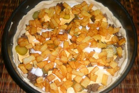 Слоёный пирог с картошкой,фаршем,сыром: шаг 3