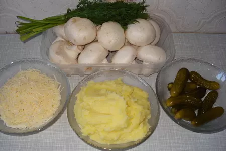 Шампиньоны с начинкой из картофельного пюре: шаг 2