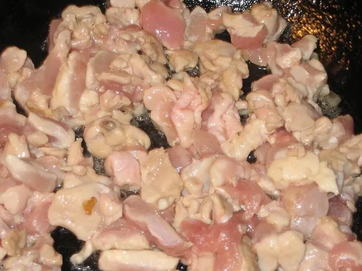 Конвертики с курицей и белыми грибами: шаг 3