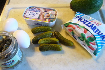 Салат-крем из авокадо с печенью трески на баклажановых тостах: шаг 3