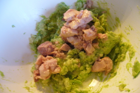 Салат-крем из авокадо с печенью трески на баклажановых тостах: шаг 4
