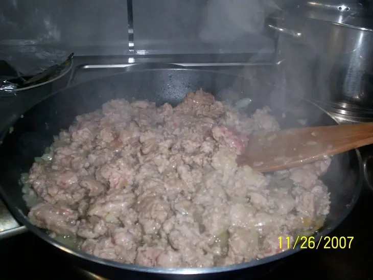 Картофельный рулет с фаршем: шаг 1