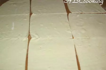 Слойки с творогом и изюмом: шаг 3
