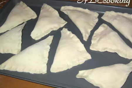 Слойки с творогом и изюмом: шаг 6