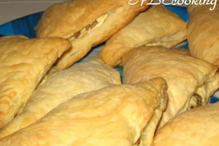 Слойки с творогом и изюмом: шаг 8