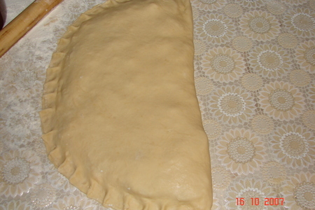 Пирог с салями и сыром.: шаг 4