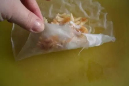 Яблоки в рисовых конвертиках: шаг 5