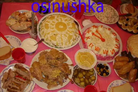 Салат-торт крабовый с ананасом: шаг 1