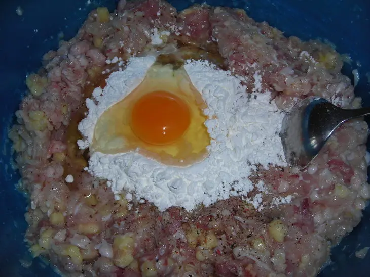 Куриные колбаски с сыром: шаг 2