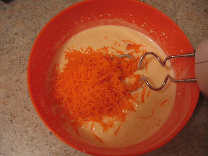 Морковный торт с шоколадной глазурью: шаг 2