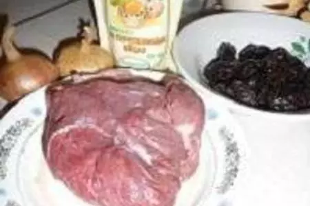 Говядина тушеная с черносливом: шаг 1