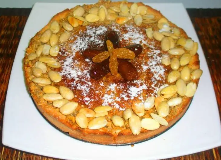 Пирог с грецкими орехами и сгушенным молоком: шаг 2