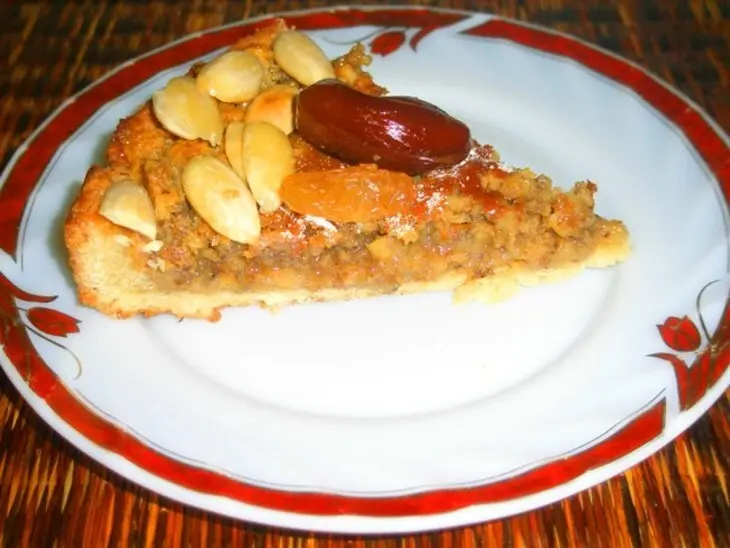 Пирог с грецкими орехами и сгушенным молоком: шаг 3