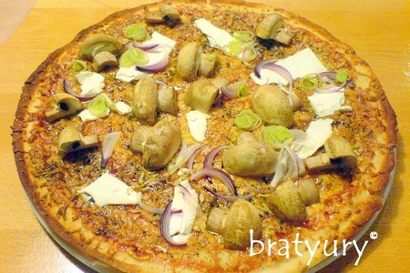 Pizza vegetariana con funghi e fetta - пицца вегетарианская с грибами и брынзой: шаг 2
