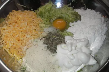 Кабачково-мясной рулет с баклажанами: шаг 1