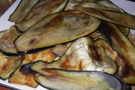 Кабачково-мясной рулет с баклажанами: шаг 5