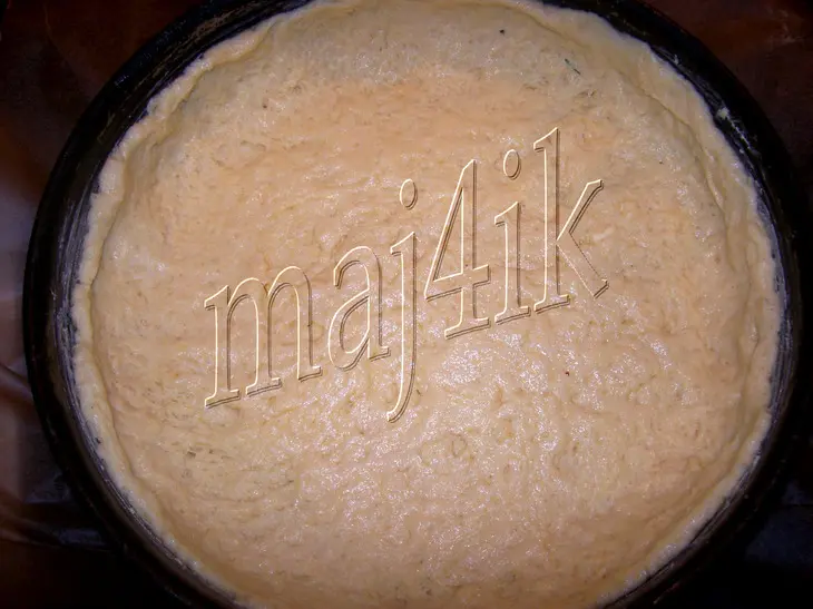 Сметанный пирог с клубникой и яблоками: шаг 2