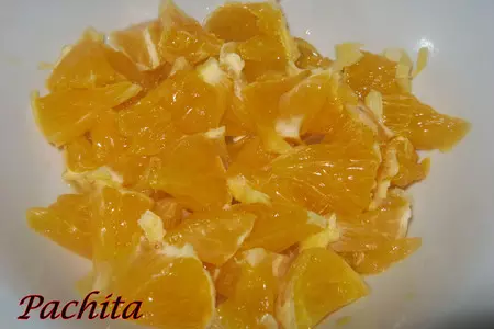 Салат "кураж" с апельсинами и луком: шаг 1