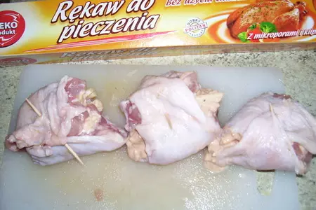 Куриные бедрышки,фаршированные яблочком: шаг 6