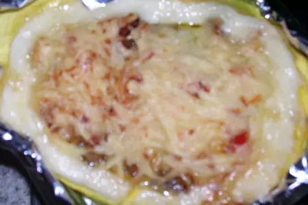 Кабачок фаршированный под сырной корочкой: шаг 7