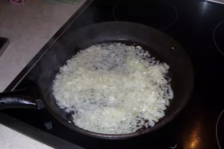 Кальмары в сметанном соусе с оранжевым рисом: шаг 5
