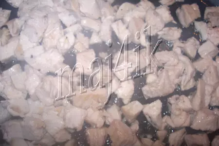 Запеканка из цветной капусты с куриной грудкой под соусом и сырной шапкой: шаг 2