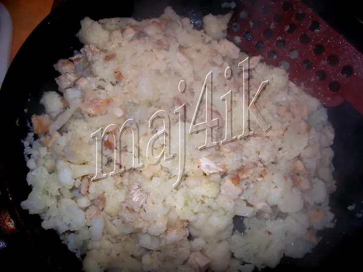 Запеканка из цветной капусты с куриной грудкой под соусом и сырной шапкой: шаг 3