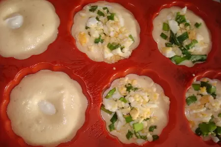 Булочки для стремящихся быть в форме, с яйцом и луком.: шаг 2