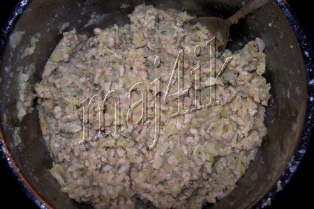 Картофельно-мясные крокеты с сырной начинкой, да под перечным соусом: шаг 3