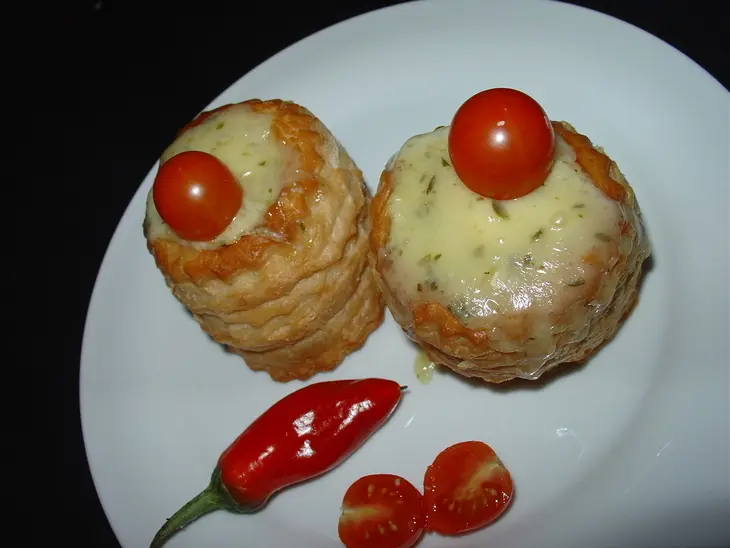 Салат-закуска в королевских пастетках.: шаг 3