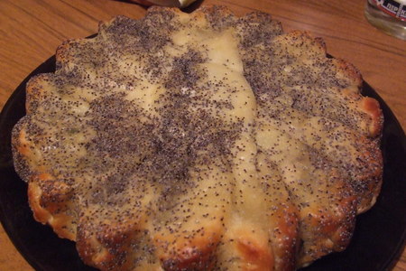 Закусочный пирог из слоеного теста с курицей, брынзой и сушеной мятой: шаг 8