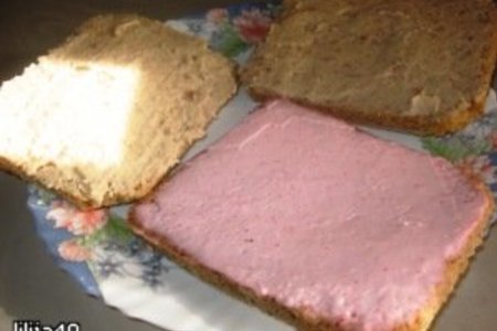Бутербродный торт с сельдью: шаг 1