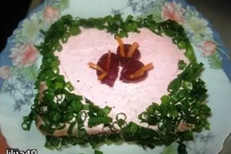 Бутербродный торт с сельдью: шаг 2