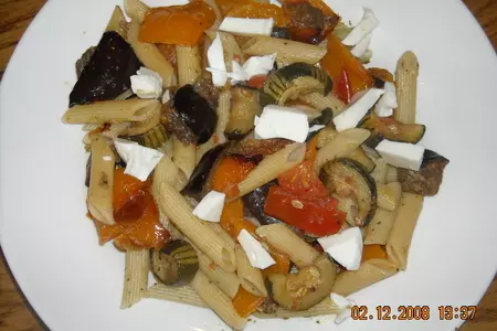 Салат из макарон с овощами и песто: шаг 2