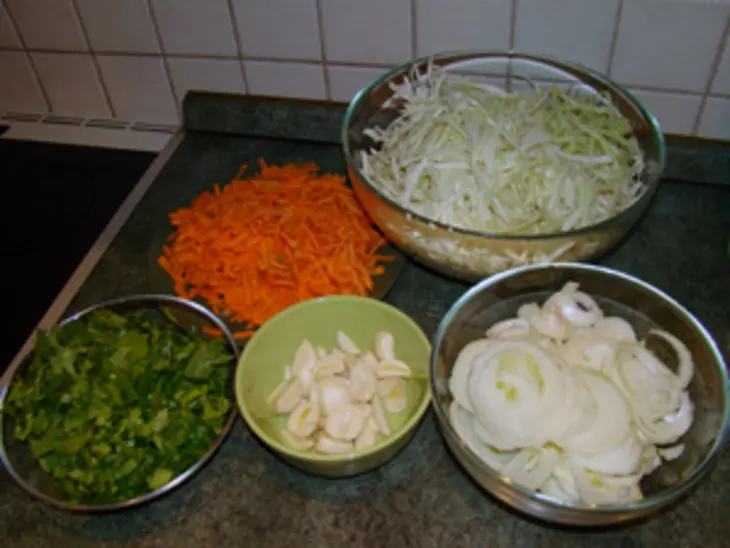 Маринованная капуста с сельдереем: шаг 2