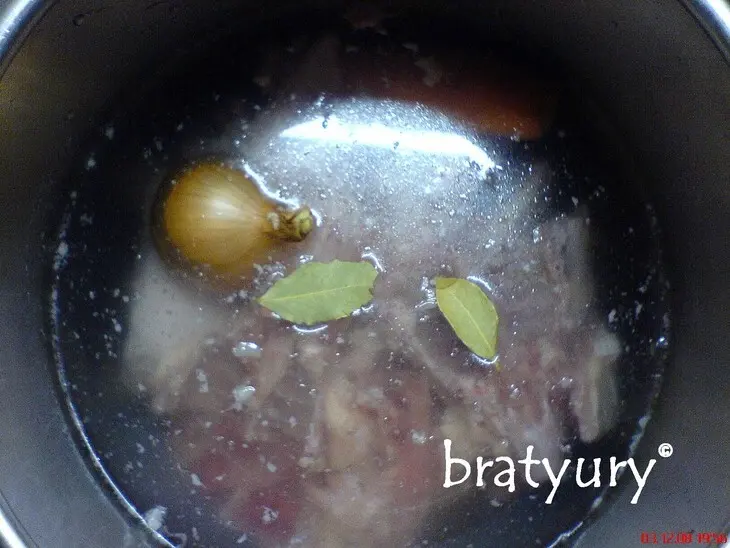 Холодец, бульон и жир из не ценных частей куриной тушки. бюджетный рецепт: шаг 2