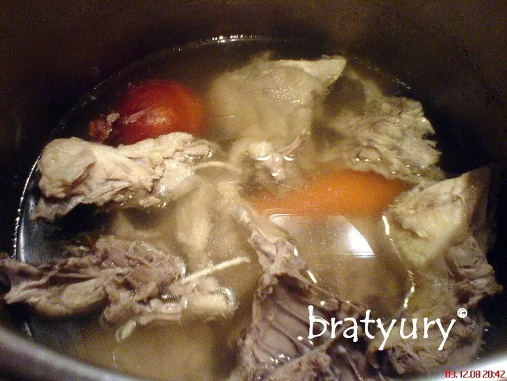 Холодец, бульон и жир из не ценных частей куриной тушки. бюджетный рецепт: шаг 3