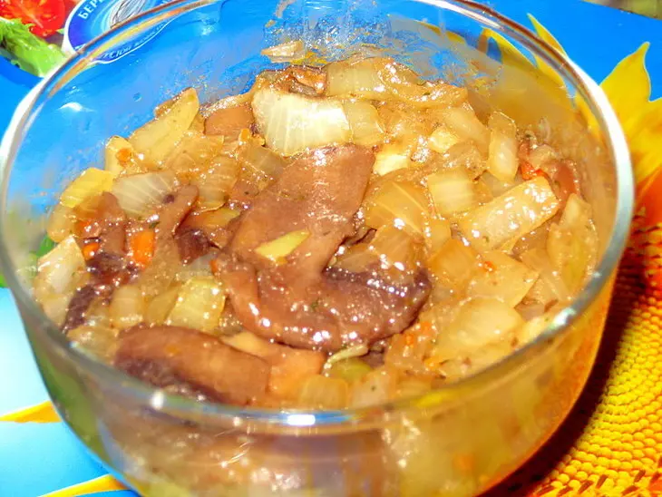 Салат с грибами и креветками.: шаг 2
