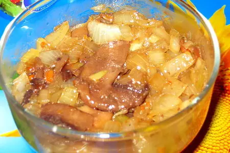 Салат с грибами и креветками.: шаг 2