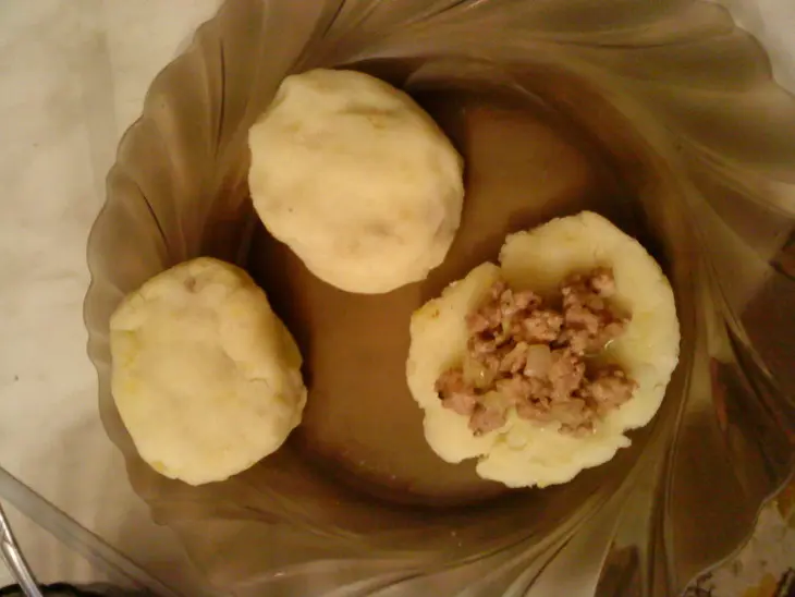 Картофельные котлетки в сырной корочке: шаг 2