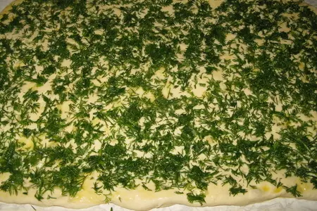 Хлебушек рулетный с укропчиком и чесночком: шаг 3