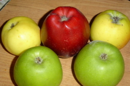 Пирог яблочный  цветочная поляна (вариант): шаг 1